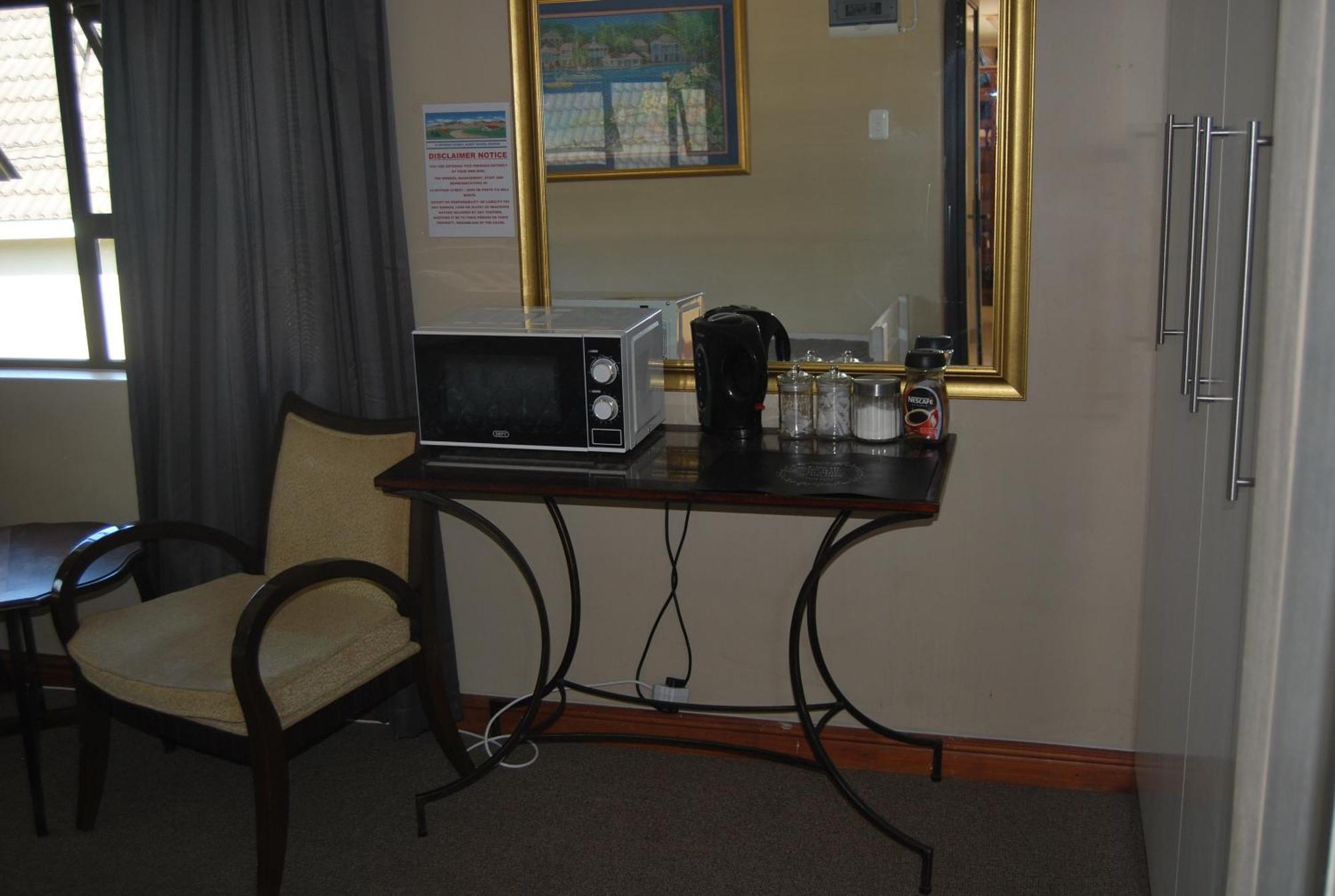 15 Witpeer Street Guesthouse Джордж Номер фото